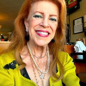 Meet your Posher, Jeannie